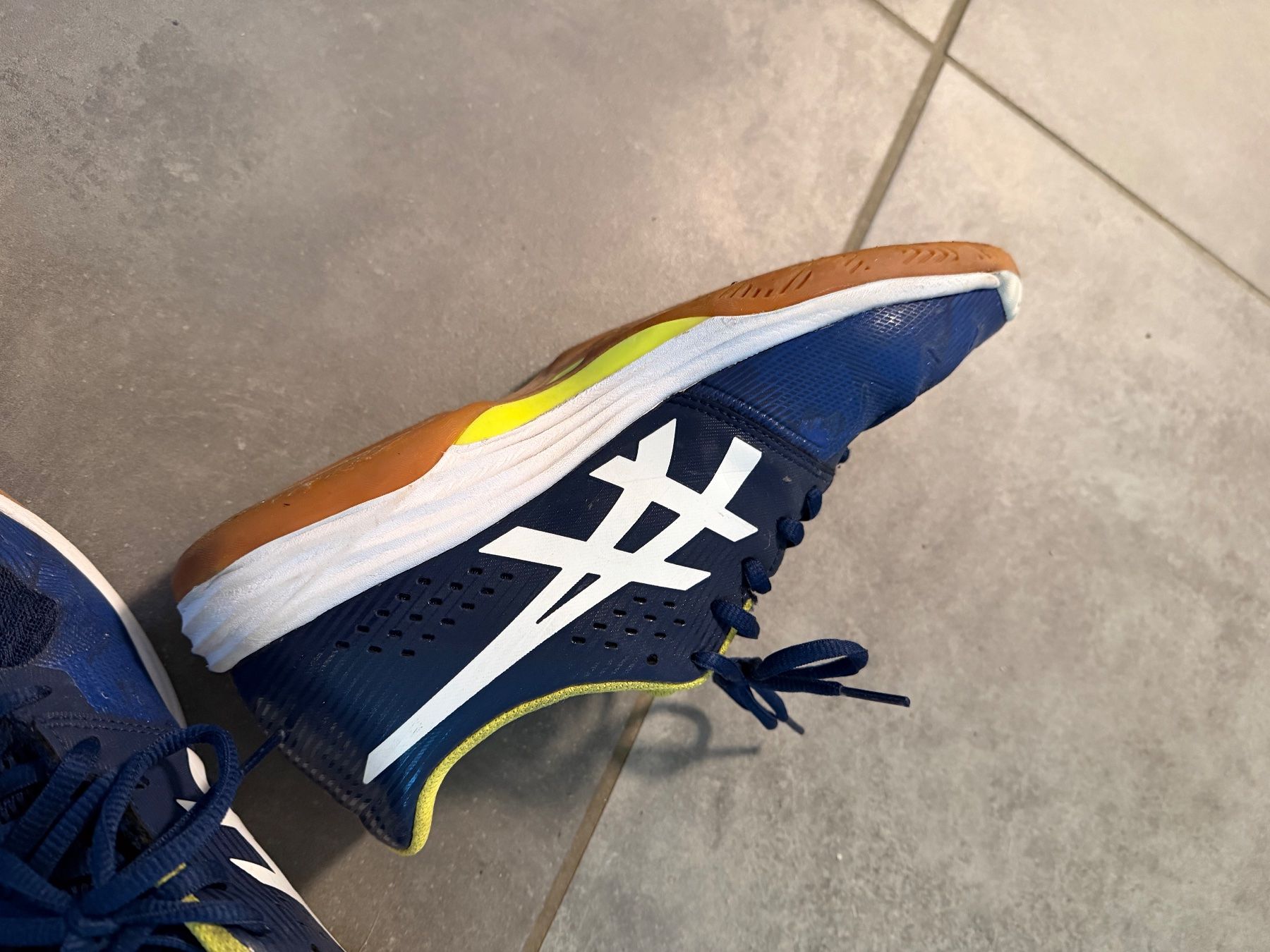 Asics Chaussures hommes: Asics Sportschuhe Gr.41,5 – D'occasion à Winterthur par flyingmatt 2