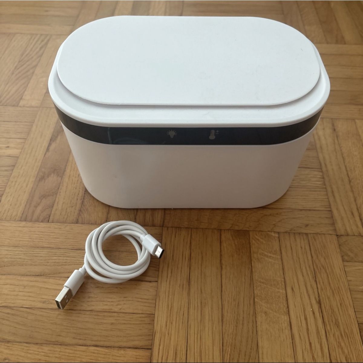 Pasti del neonato: Chauffe-lingettes électrique blanc avec câble USB – Nuovo (secondo la descrizione) da Ecublens VD venduto da Alan2026
