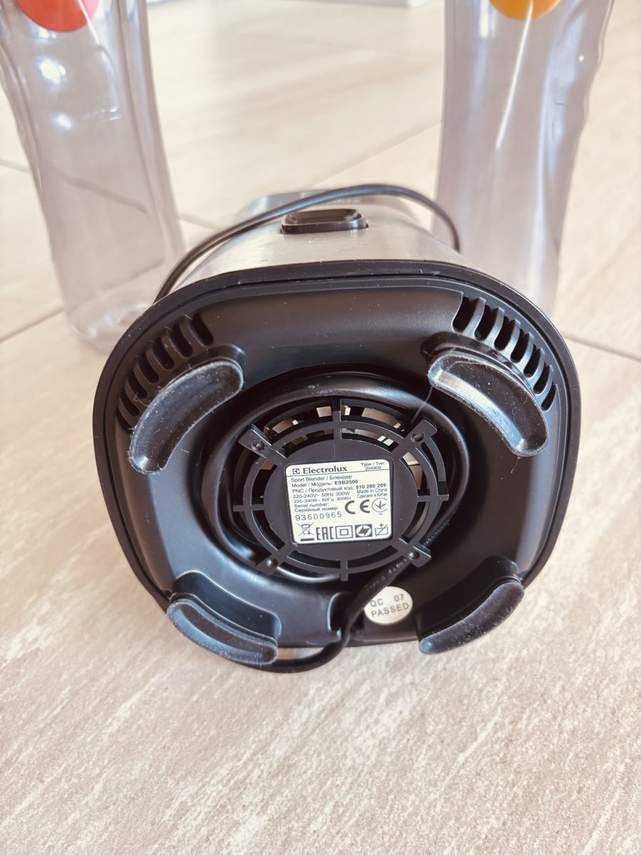 Electrolux Elettrodomestici da cucina: Electrolux Standmixer mit 2 Flaschen, wenig gebraucht – Usato da Lippoldswilen venduto da kat_brg5 2