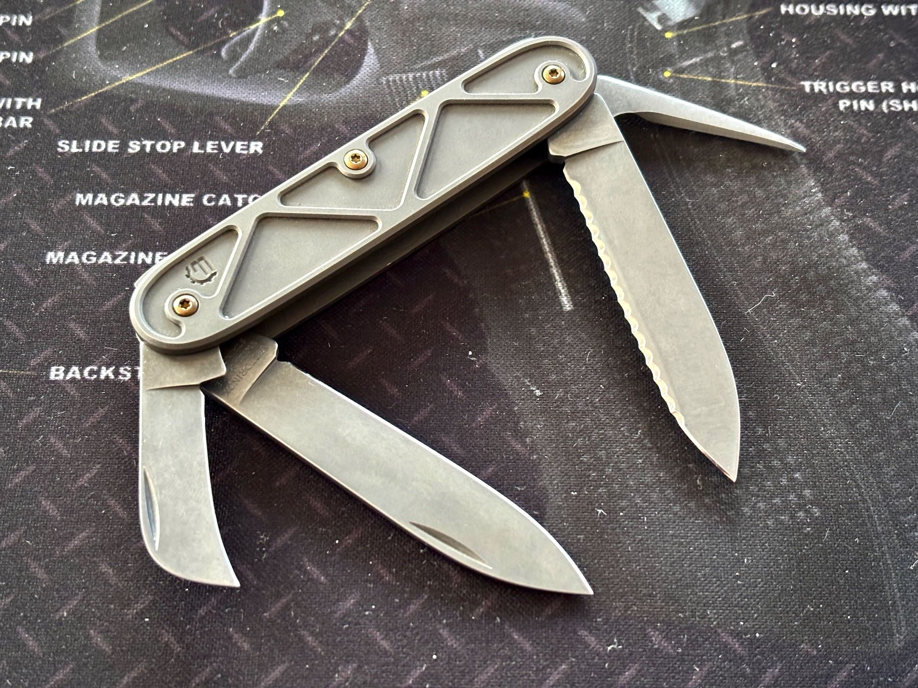 Victorinox Coltelli tascabile: Victorinox Double-Blade-Mod., W3rktrieb Titan-Scales – Nuovo (secondo la descrizione) da Frauenkappelen venduto da Doc_Snyder 1