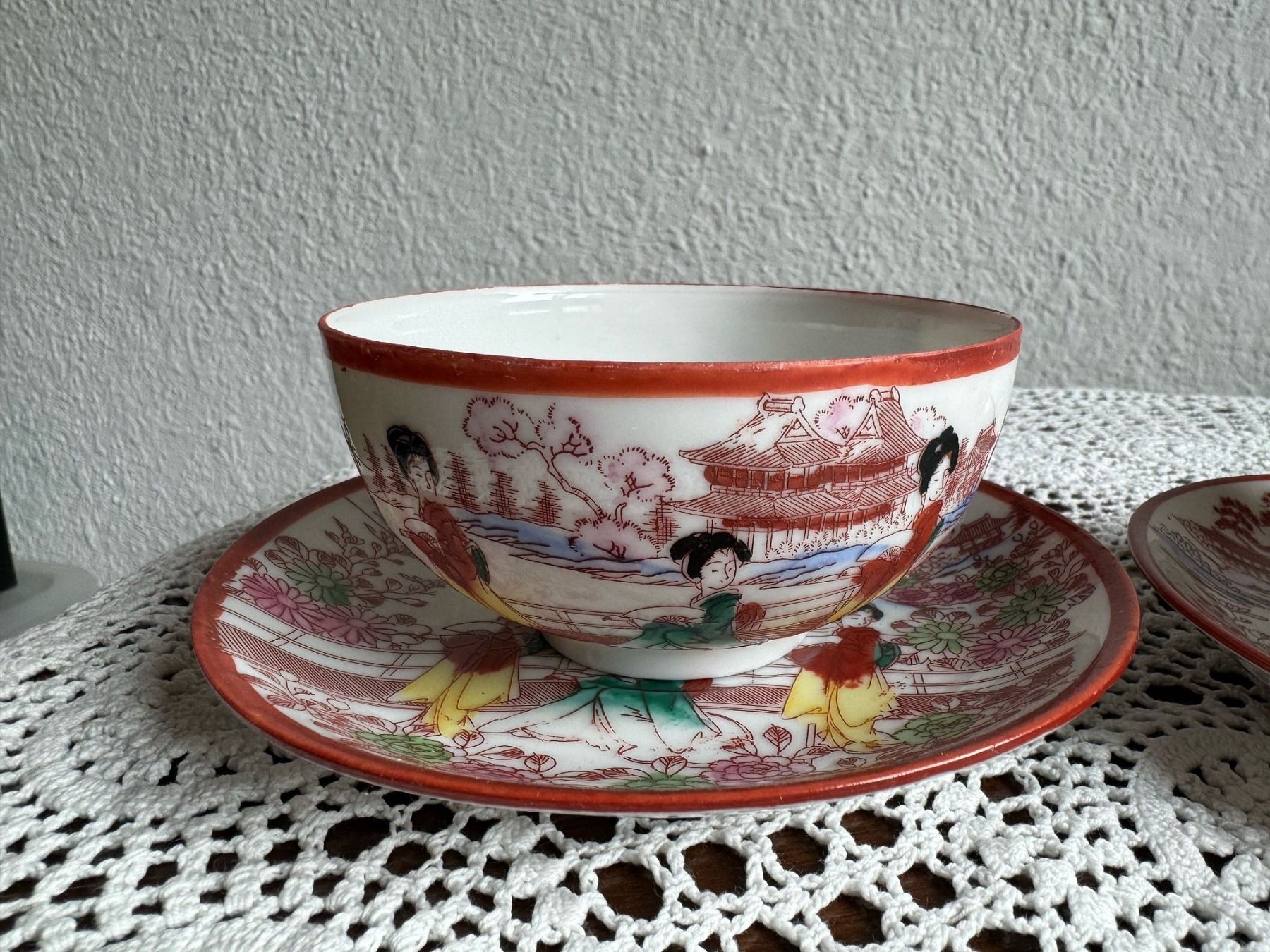 Tassen: 3 Tassen mit Unterteller China – Gebraucht aus Schnaus von sueg01 3