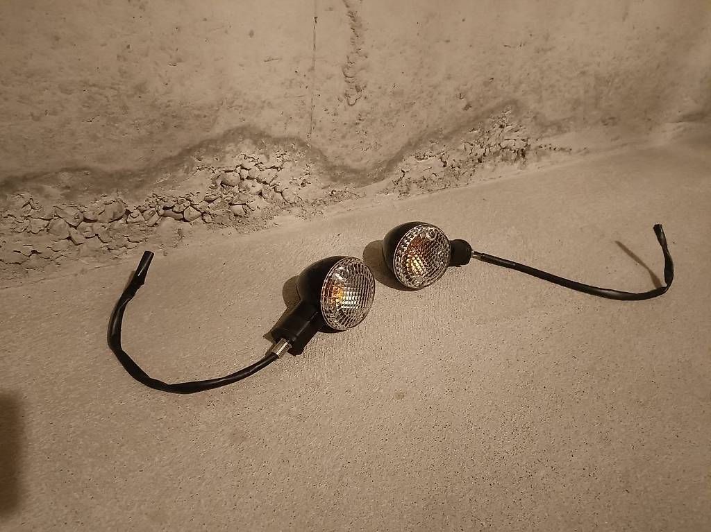 Yamaha Toutes les pièces détachées moto: Original Blinker vorne Yamaha XV950 – D'occasion à Rotkreuz par micha-1735 1