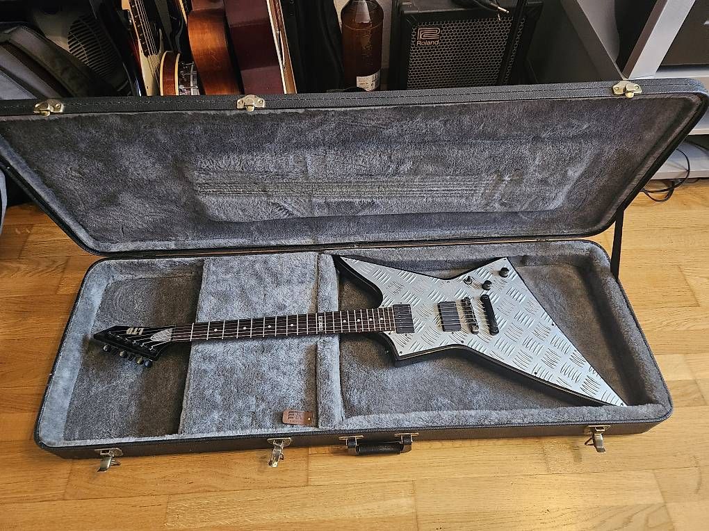 Strumenti musicali: ESP LTD EX-351D mit EMG 81 Pickup und Koffer – Usato da Greifensee venduto da Arkon616 1