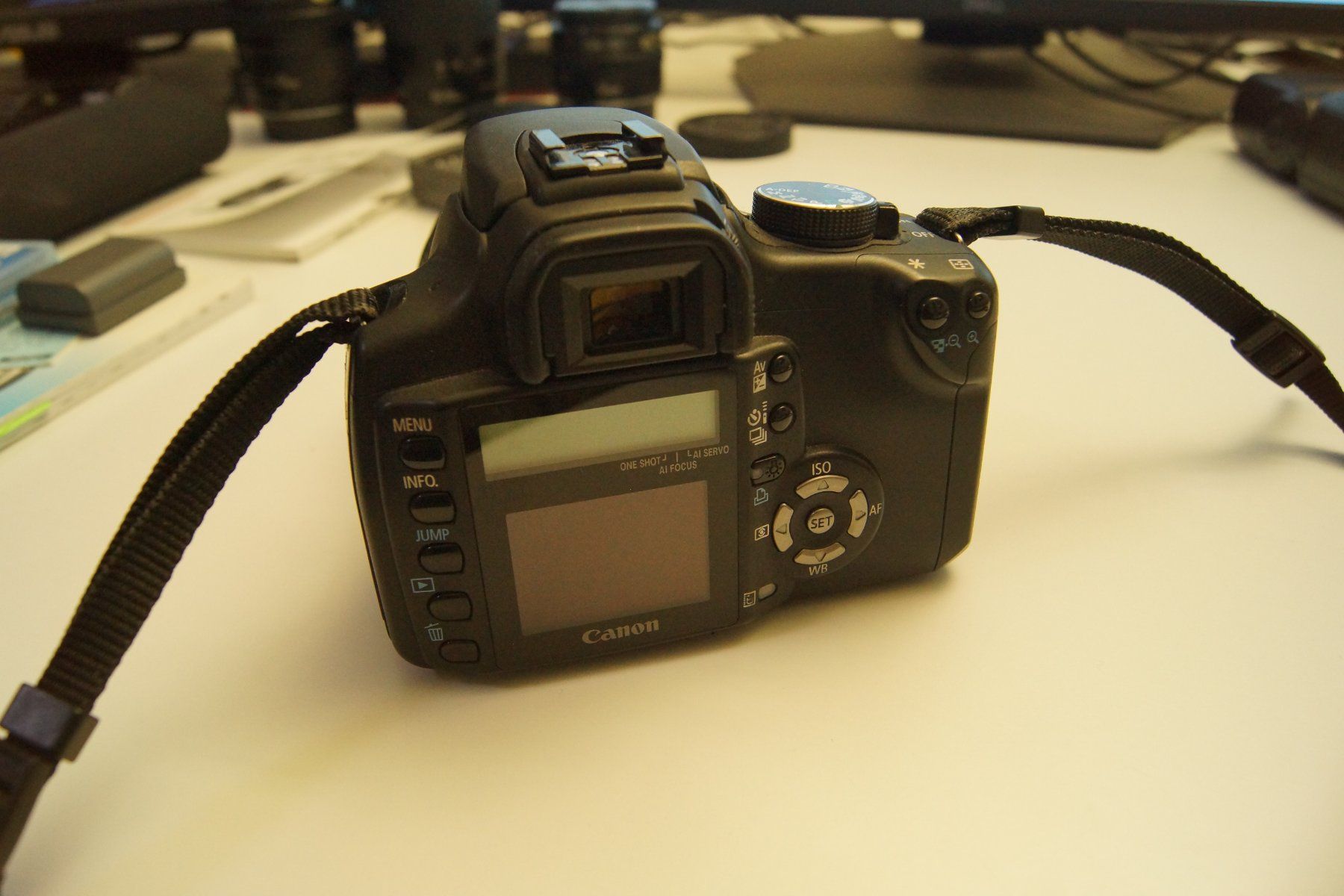 Canon Fotocamera: Canon EOS 350D Mit 4 Objektiven, 2 CF Karten, 2 Akku & Blitz – Usato da Utzenstorf venduto da BrigitteB04 1