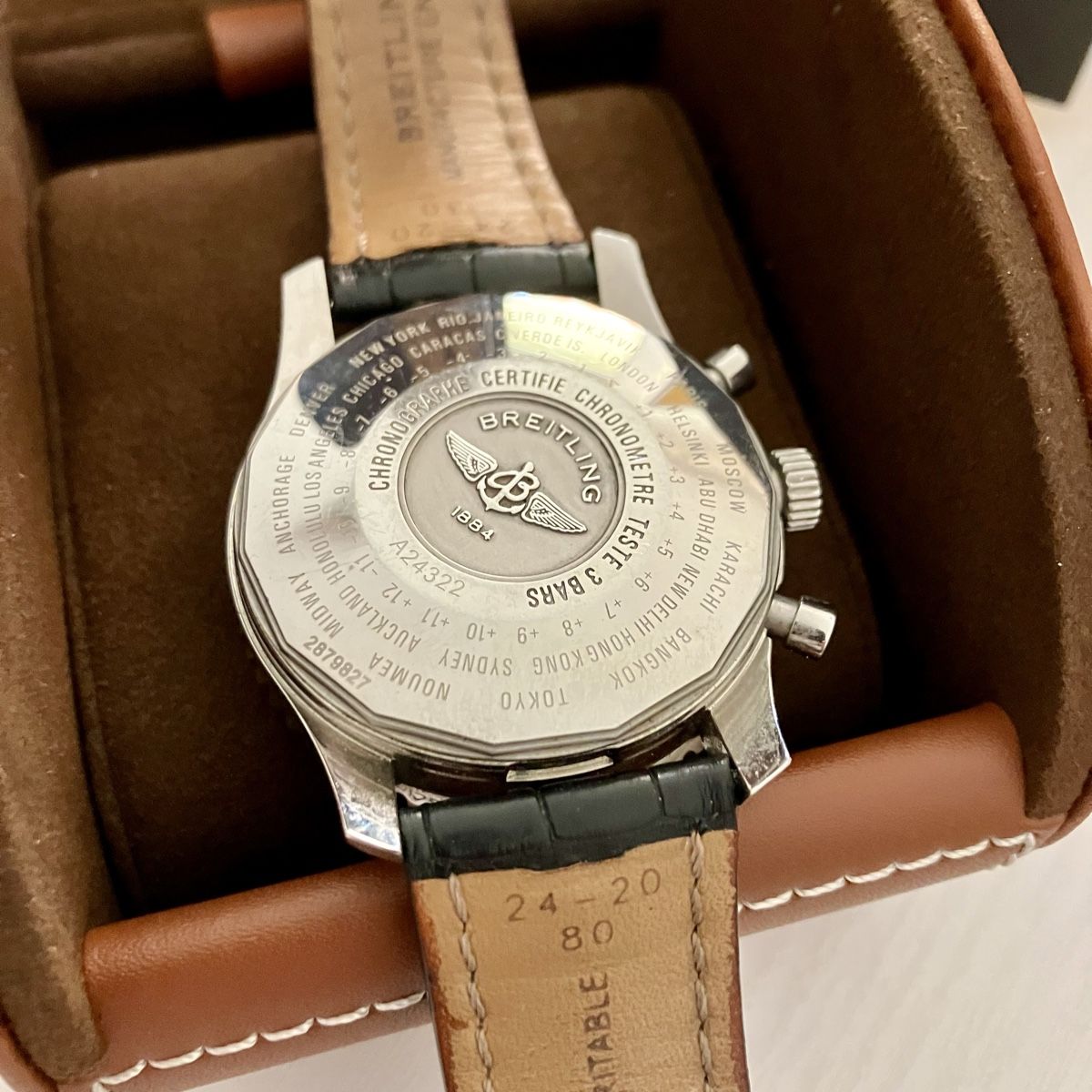 Breitling Montres: Breitling Navitimer Chronograph GMT 46 – D'occasion à Wil SG par TimeWorld61 3