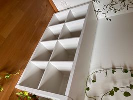 Regal weiss mit 8 Fächern gut erhalten