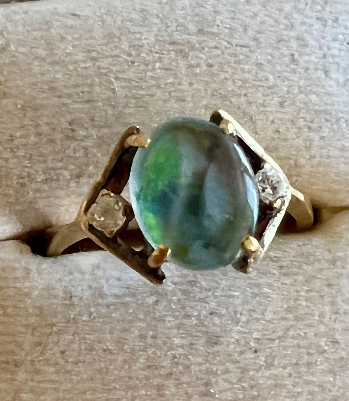 Bagues: Gold-Ring 18 K mit Opal und Zirkonia – D'occasion à Chur par Penting1935 2