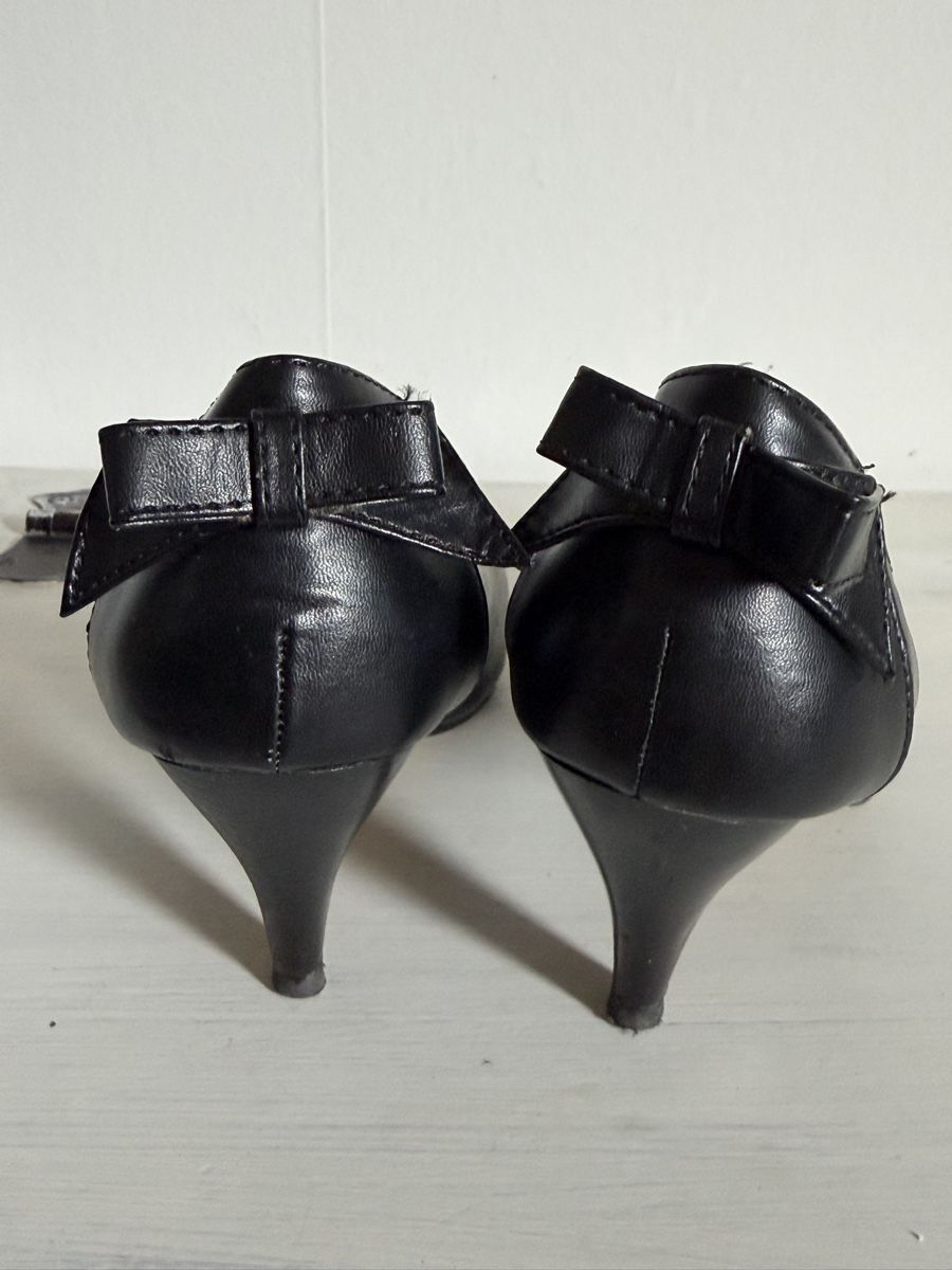 Nafnaf Chaussures femmes: Chaussures NAF NAF taille 39 – Neuf (Voir description) à Dombresson par feline_ne 3