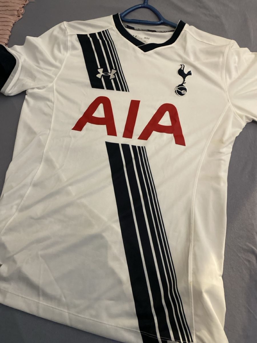 T-shirt: T-shirt Hunderarmor – Nuovo (secondo la descrizione) da Prangins venduto da cel_l9mn 1