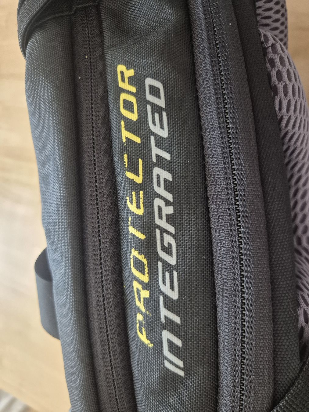 Deuter Rucksäcke: Deuter Attack 20 Rucksack Protektor gut erhalten – Gebraucht aus Zürich von Inanina 3