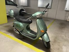 Piaggio Vespa ET4 125