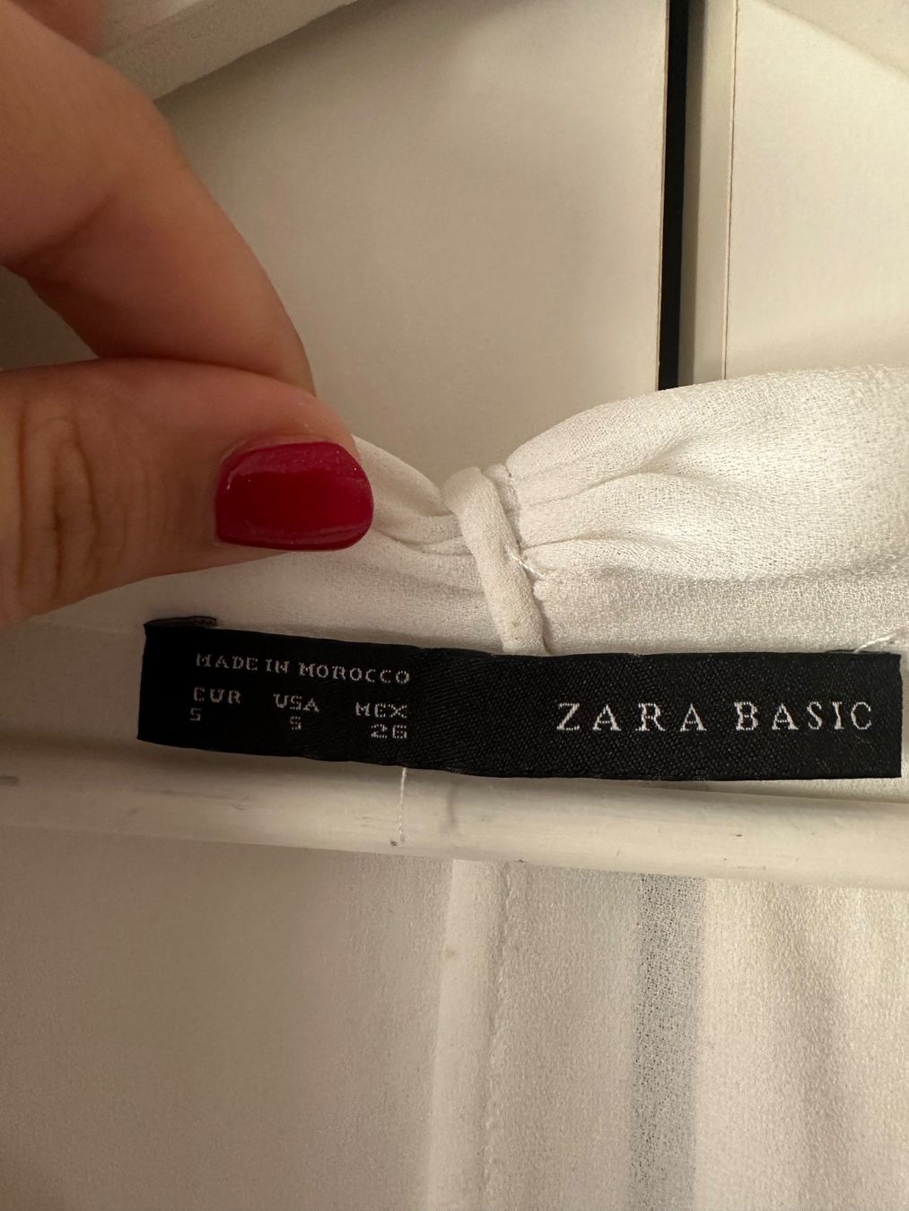 Zara Blusen: Damen Bluse Zara Basic weiss Grösse S – Gebraucht aus Schaan von Hermine2018 1