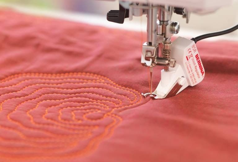 Bernina Macchine da cucire: Bernina 770PRO mit Stickkit – Nuovo e nell'imballaggio originale da Bülach venduto da topnaehmaschinen 3