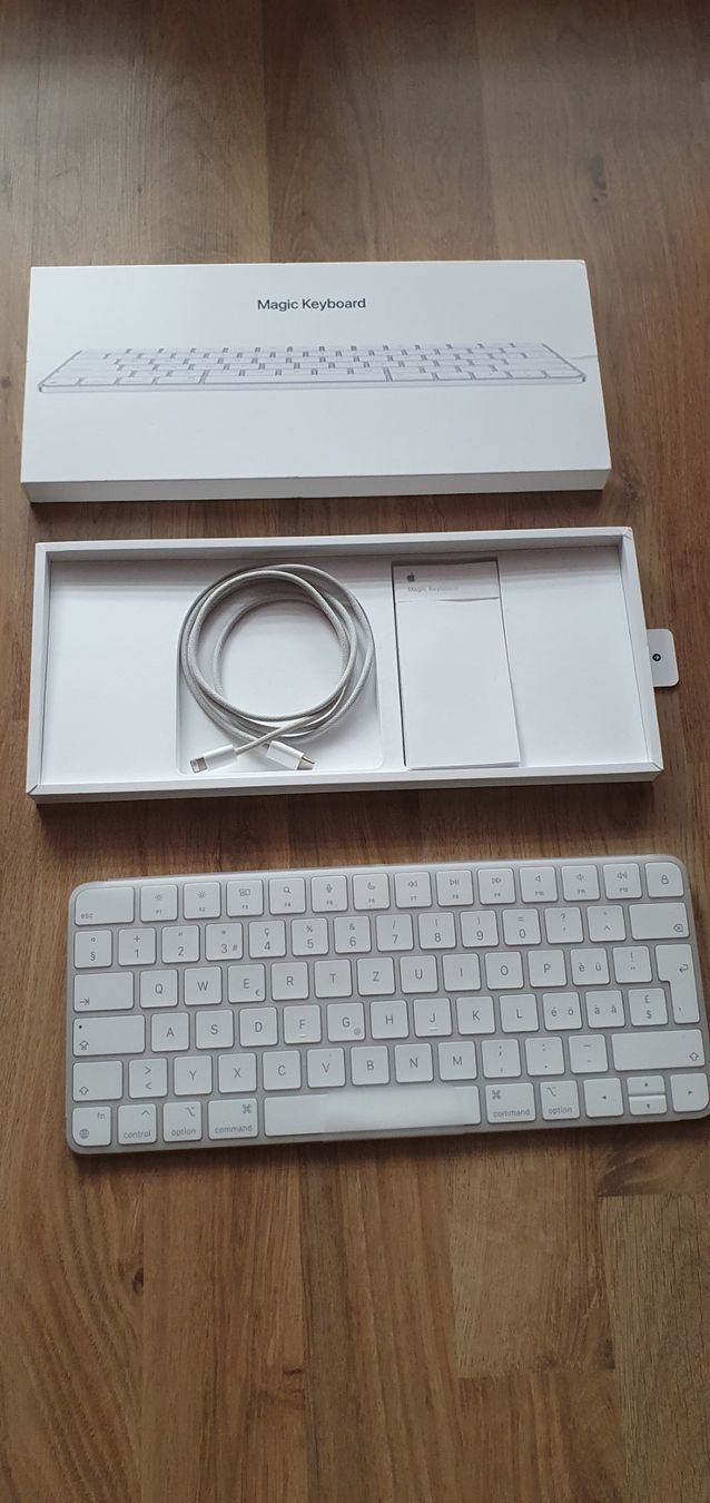 Apple Tastiere: Neuwertiges Apple Magic Keyboard Modell A2450 – Nuovo (secondo la descrizione) da Wallenwil venduto da Rainbow45 1