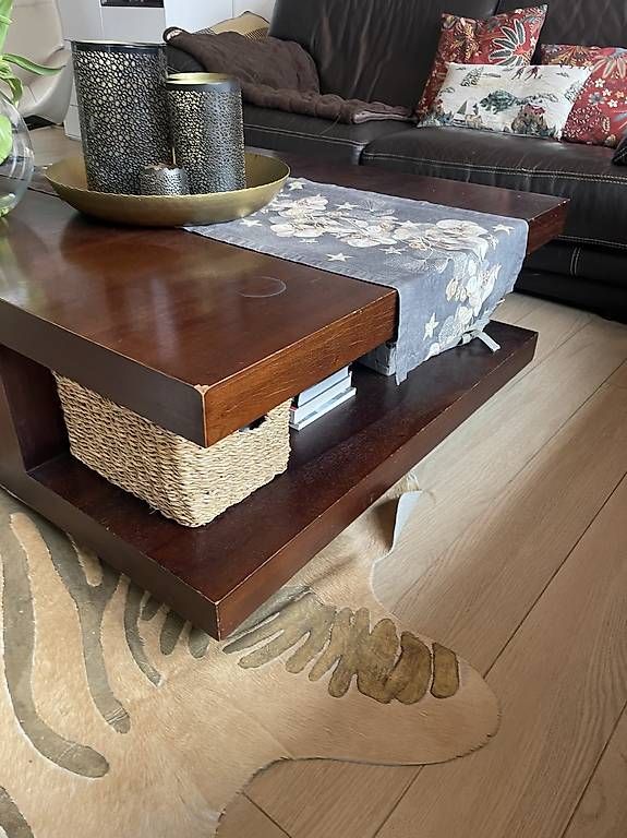 Cassettiere: Gratuit-tables salon et commode blanche avec tiroirs IKEA  – Usato da Yens venduto da GIPE 1