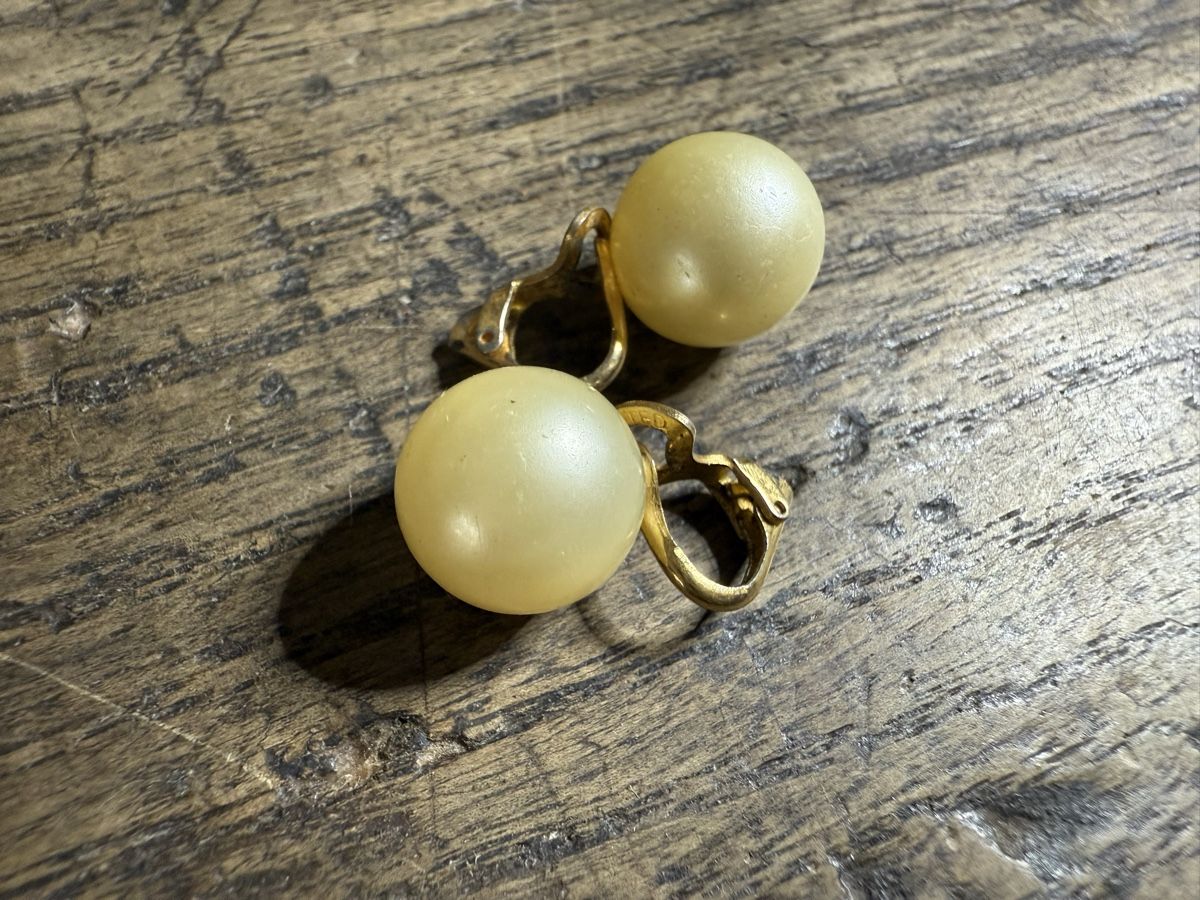 Ohrringe & -stecker: Elegante Perlen-Vintage-Clip-Ohrringe – Gebraucht aus Lamone von LaCantinaMagica 2