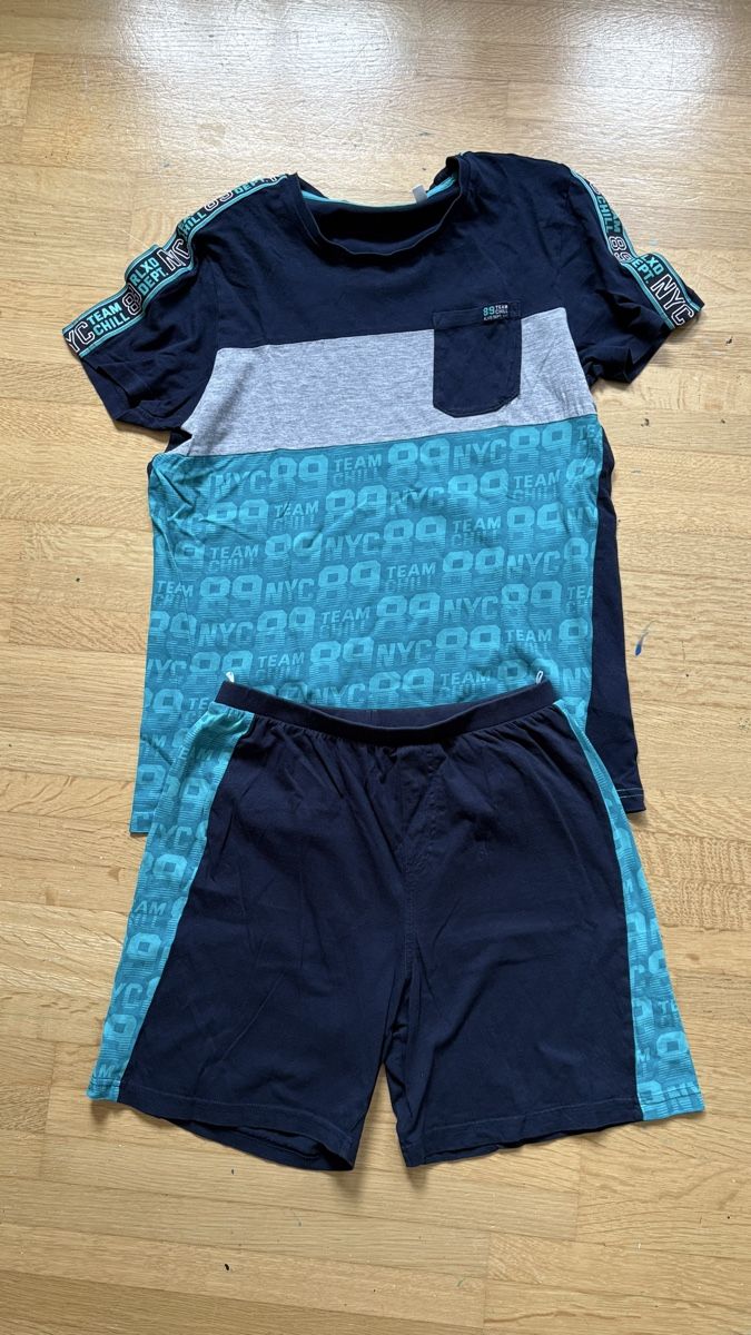 Lotti & Set di vestiti: Pyjama 3er Set Gr.152 – Usato da Safnern venduto da Frakru 1