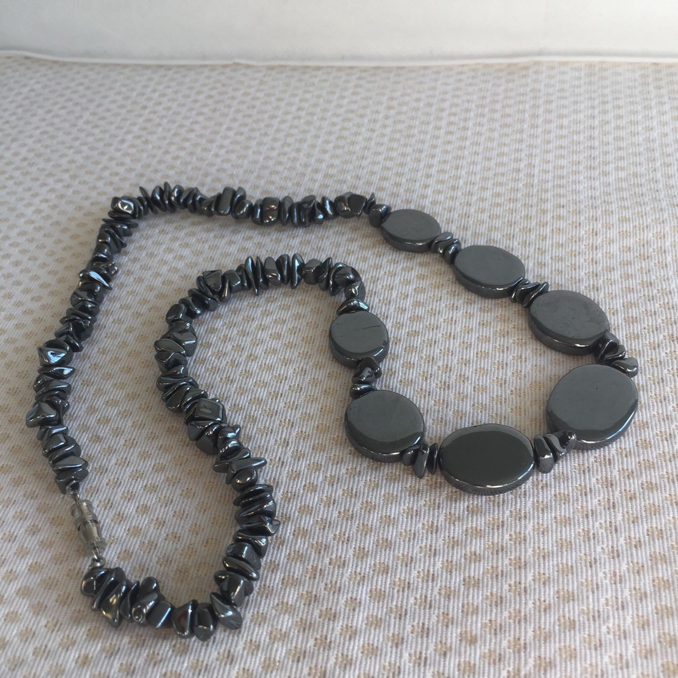 Catenine: Collier en hématite – Usato da Sion venduto da accroshoes
