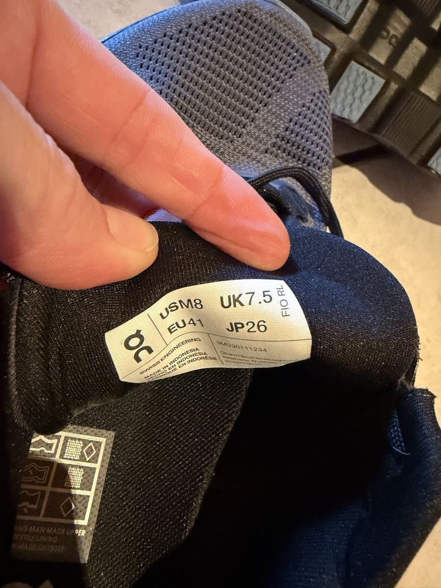 On Scarpe da uomo: On Schuhe – Nuovo (secondo la descrizione) da Roggliswil venduto da Eishockeygirl 1