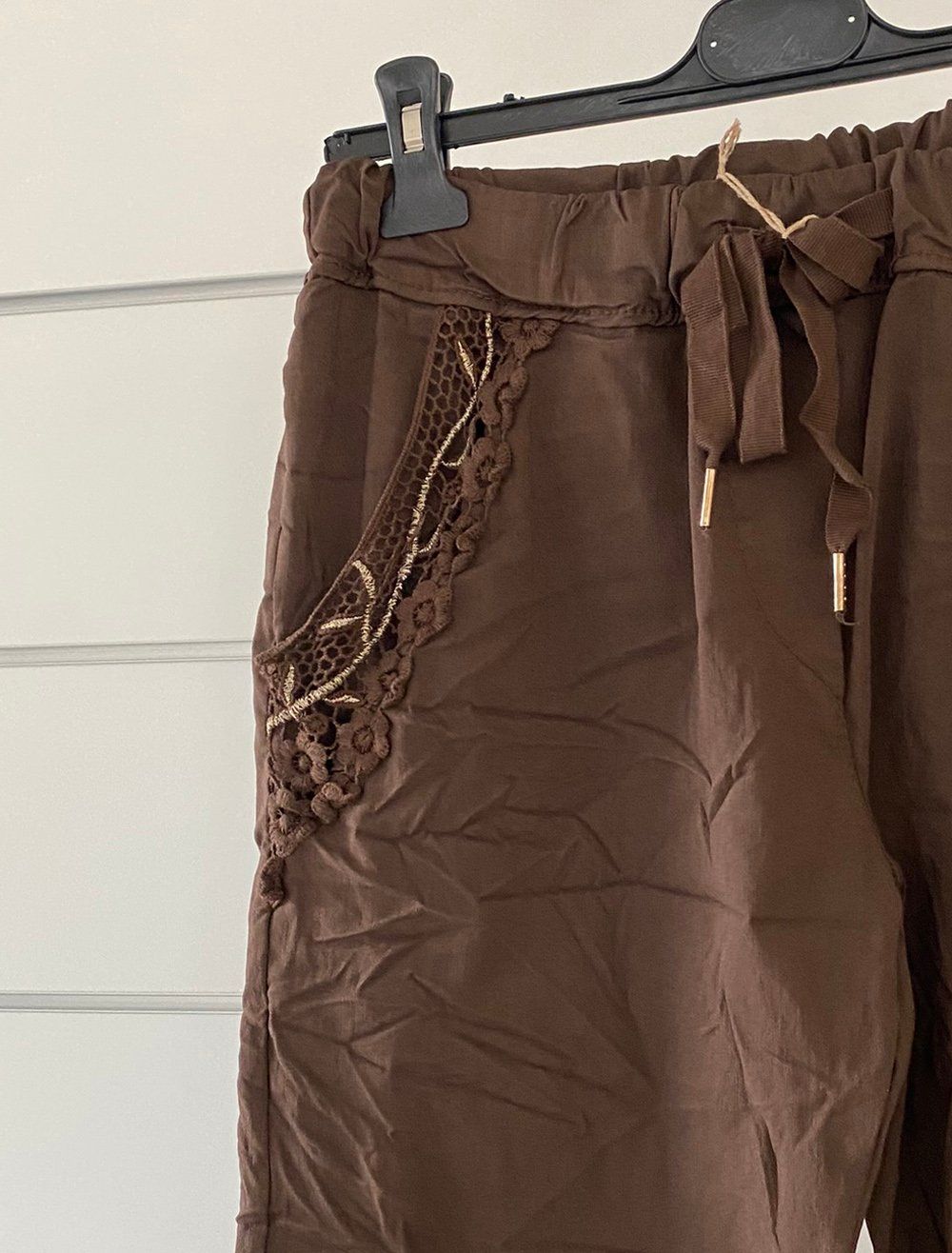 Pantaloni: Hose Spitzenborte - Grösse ca. 34/36/38 - NEU – Nuovo e nell'imballaggio originale da Eschenbach SG venduto da Peachick 1