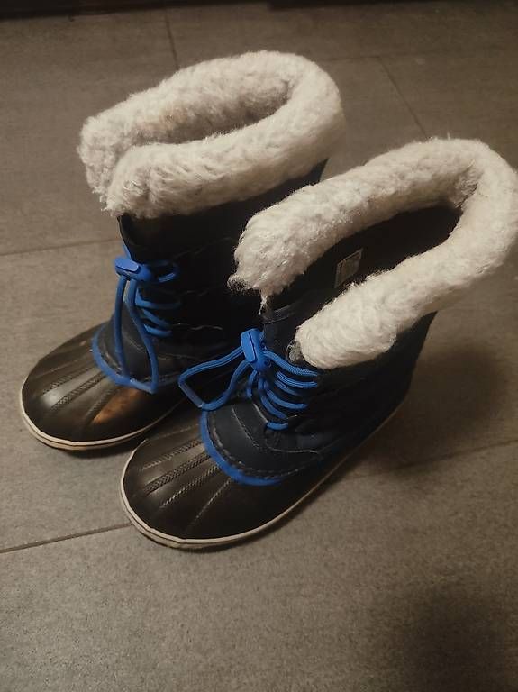 Scarpe per ragazzi: Sorel Winterschuhe  Schwarz/Blau Gr.35 – Usato da Zürich venduto da aendiiii 1