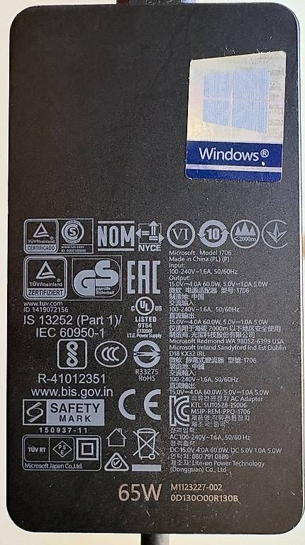 Chargeur: Microsoft Surface 65W Netzteil – D'occasion à Nänikon par tom_7nhx 1