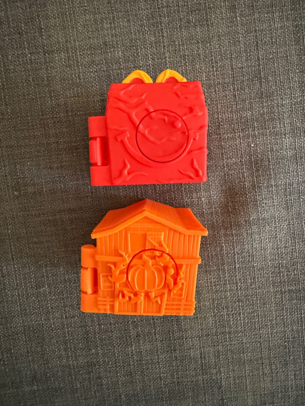 Mc Donald's Statuette: McDonalds Stranger Things – Will Byers & Lucas Sinclair – Nuovo e nell'imballaggio originale da Ecublens VD venduto da charliecinquillo 1