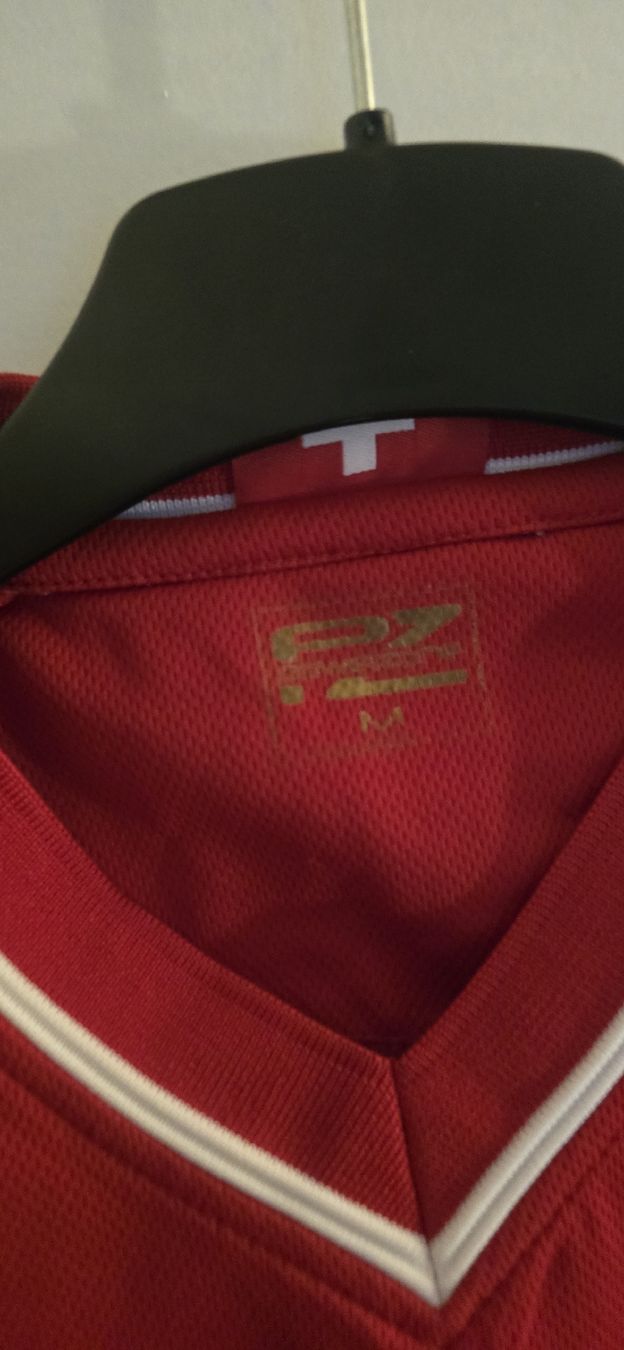 Canottiere & Pantaloni: Fussballtrikot Schweiz Grösse M – Usato da Seuzach venduto da Verano_2026 1