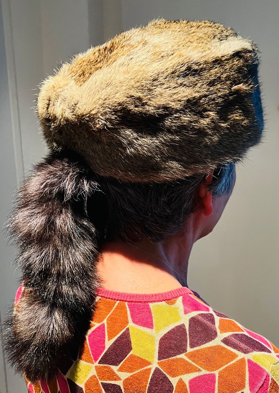 Copricapi, berretti & cappellini: Fellmütze à la Davy Crockett – Usato da Endingen venduto da chocosweet