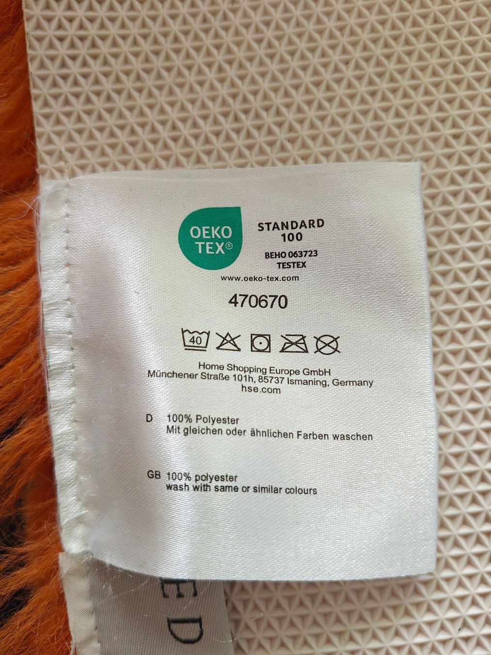 Bodenmatten: Badezimmer Matte rutschfest Fellteppich-Optik – Gebraucht aus Basel von jos_2z5q 2