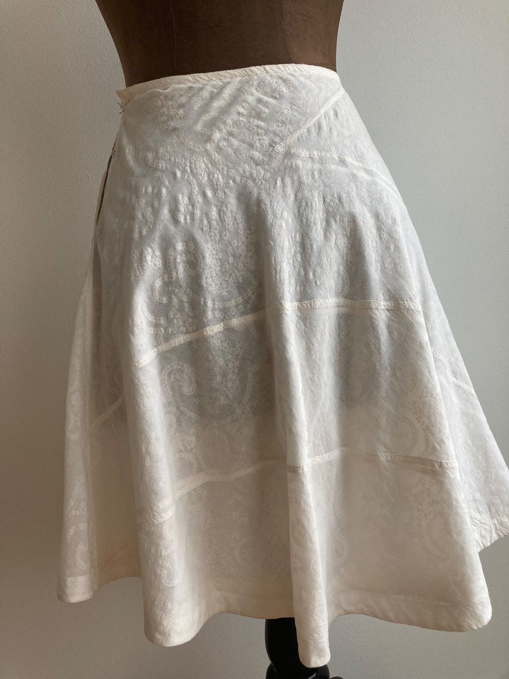 Alaia Gonne: Jupe von Alaia – Nuovo (secondo la descrizione) da Rapperswil SG venduto da Carlotta1 4