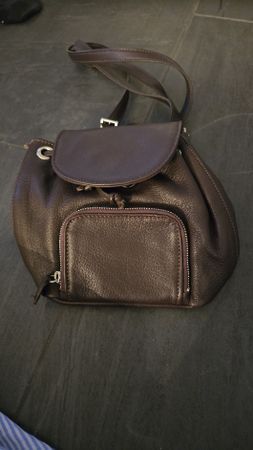 Schicke braune Leder-Handtasche mit Reissverschlussfach, 🔝