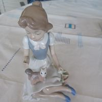 Mädchen mit Eichhörnchen Porzellanfigur 18 cm hoch