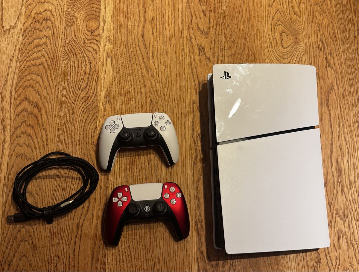 Sony Console: PS5 Slim 1 TB Digital Edition + Scuf Controller – Usato da Wölflinswil venduto da Icygym 4