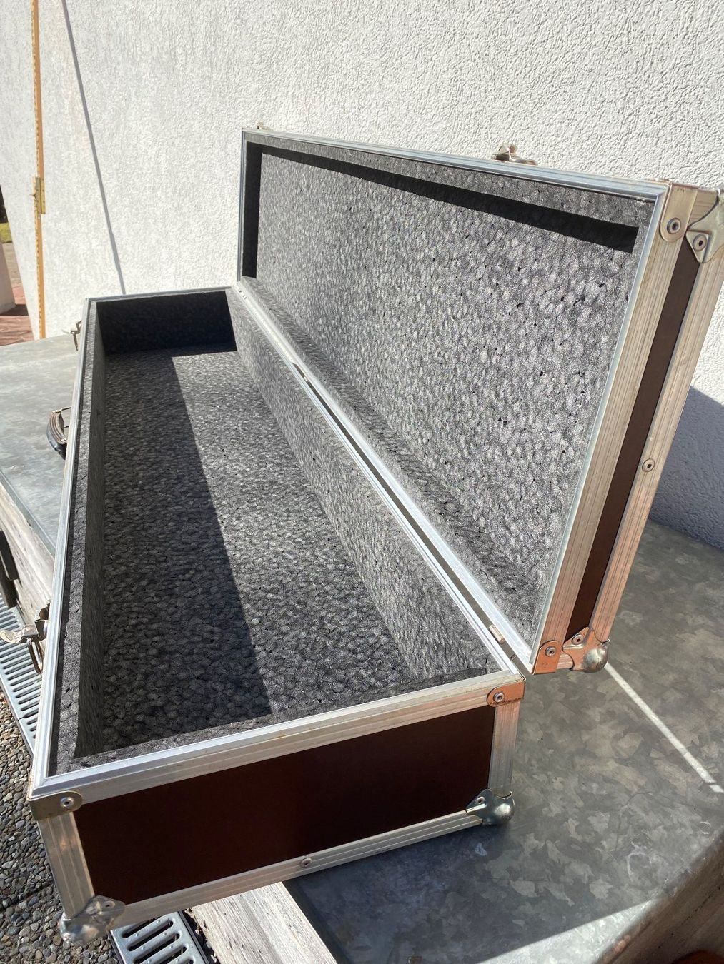 Topcase: Grosser Transportkoffer / Case, Flightcase, Kiste – Usato da Emmen venduto da Sutim2005 2