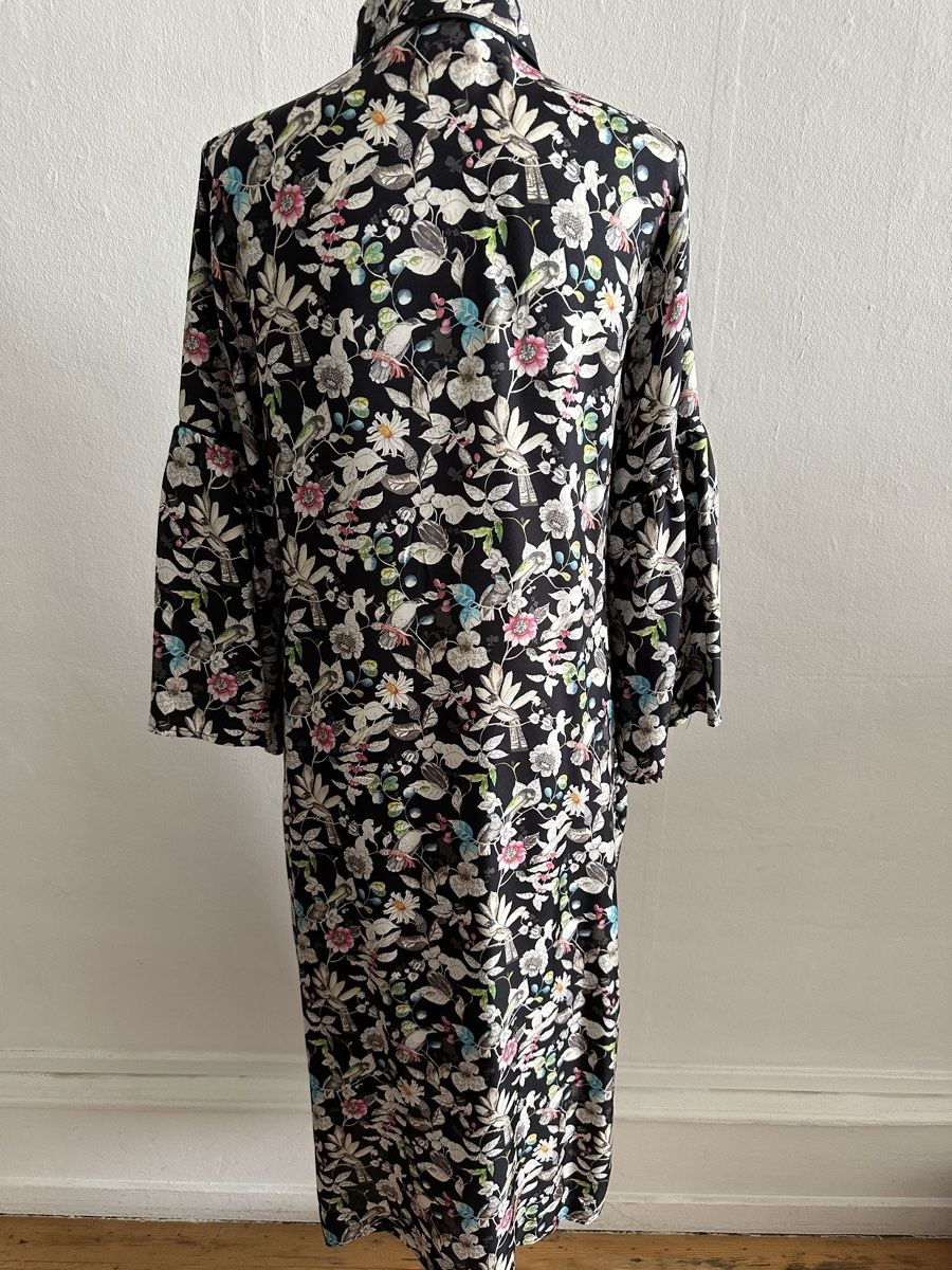 Kleider: Momoni Seidenkleid – Neu (gemäss Beschreibung) aus Bern von schnupka 2