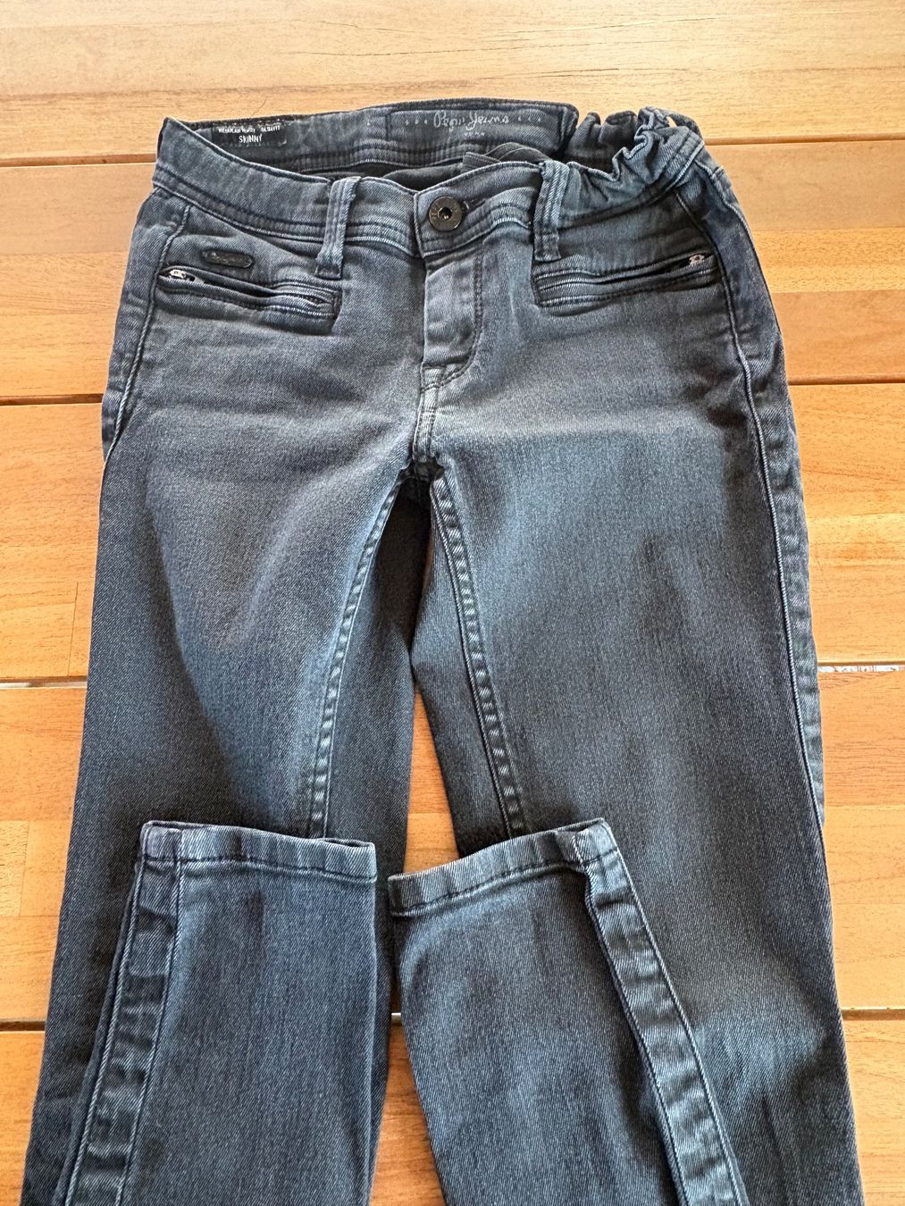 Pepe Jeans Hosen: 3 Mädchenhose, Grösse 11/12 Jahre – Gebraucht aus Aesch BL von snezienka53 5