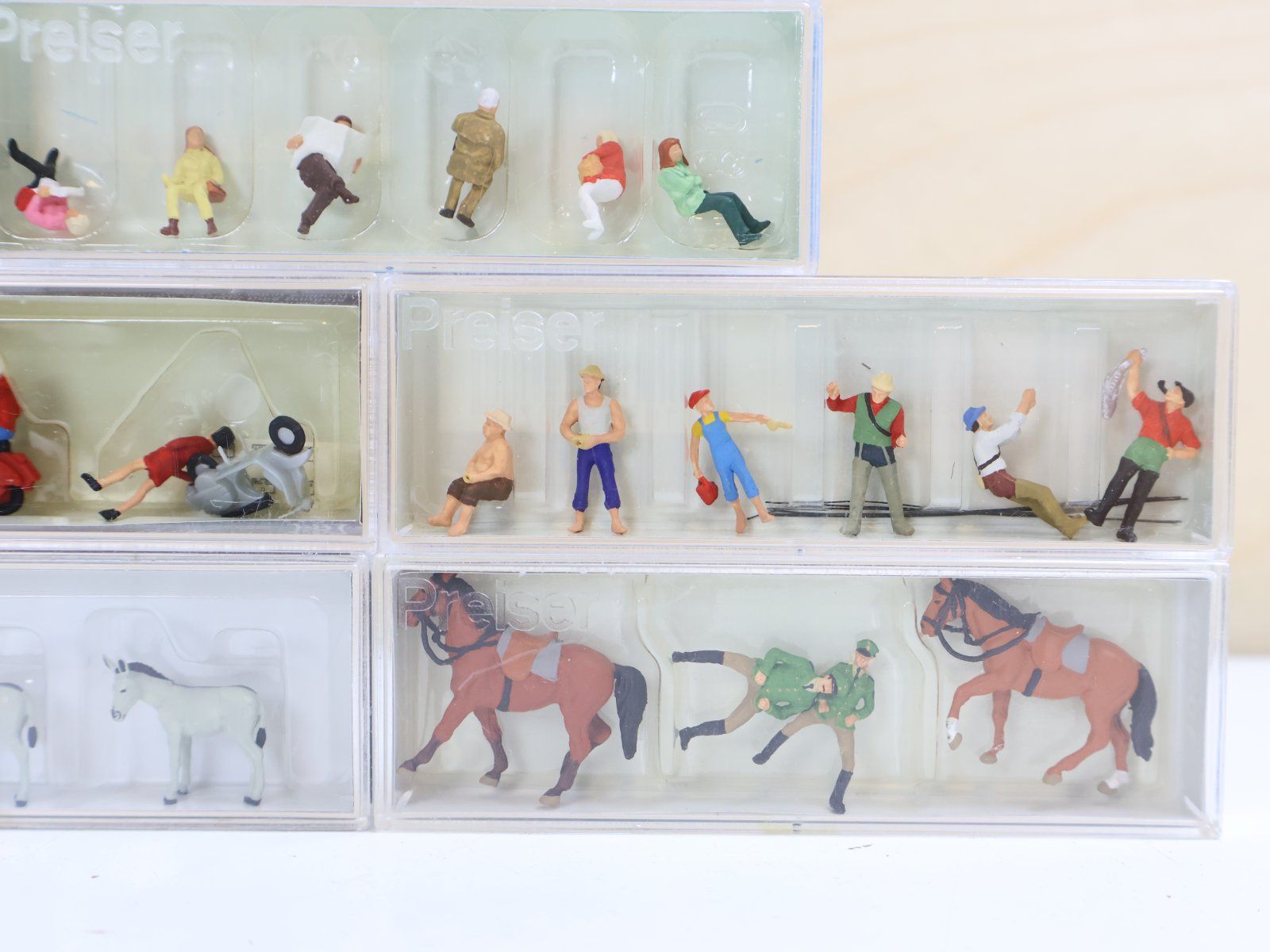 Preiser 5 x Figuren Sets - Neu - Neupreis: 130.- (Gebraucht) in ...