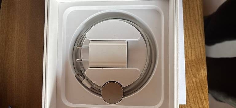 Orologi: iPhone Uhr Serie 3 – Usato da Salvenach venduto da Haeseli59