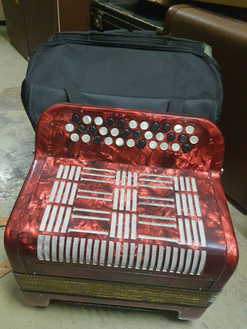 Hohner Strumenti musicali: accordéon chromatique hohner  – Usato da Pont-de-la-Morge venduto da Mirabelle0 8