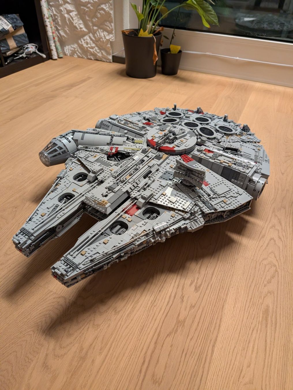 Lego Kit di costruzioni: Lego Star Wars Millennium Falcon 75192 – Usato da Zürich venduto da brunncyr 1