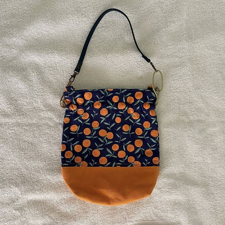 Borse da donna: Orange/Blaue Beuteltasche – Nuovo (secondo la descrizione) da Berikon venduto da nao_5qbr 2