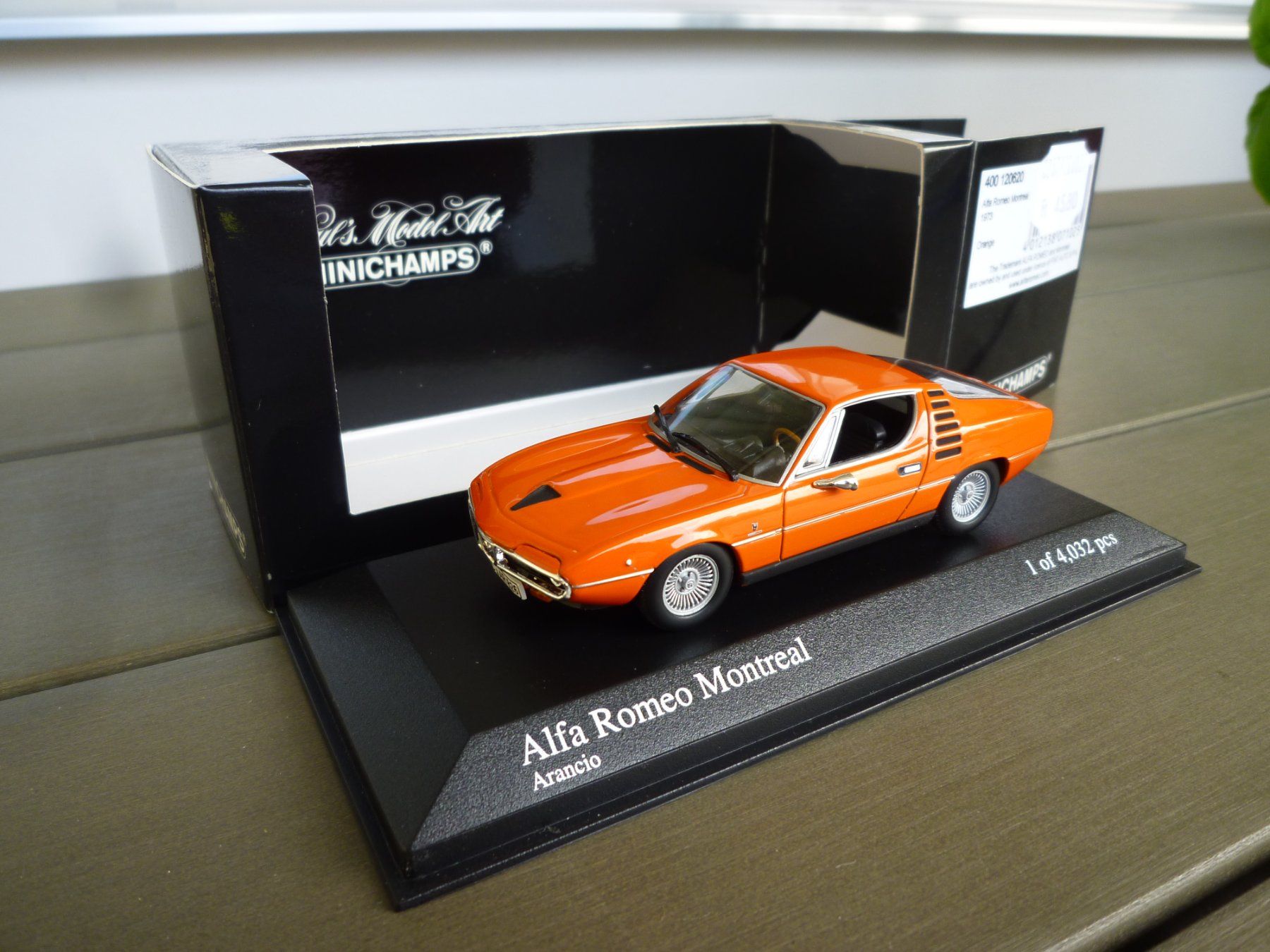 Alfa Romeo Modellini d'auto: Alfa Romeo Montreal (1973) – Nuovo e nell'imballaggio originale da Flawil venduto da Imperiosud 6