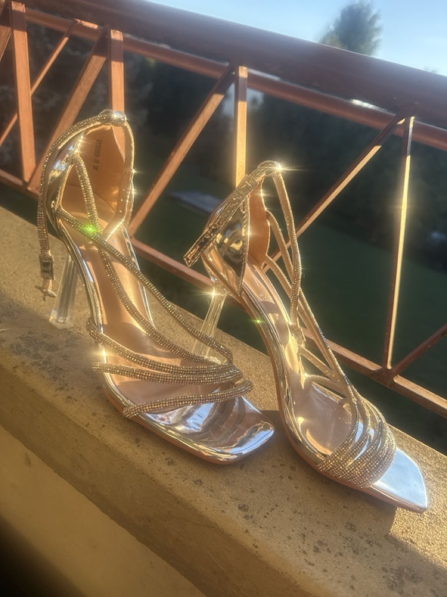 Scarpe da donna: High Heels silber mit Steinen   – Nuovo (secondo la descrizione) da Emmenbrücke venduto da Vedri90_ 1