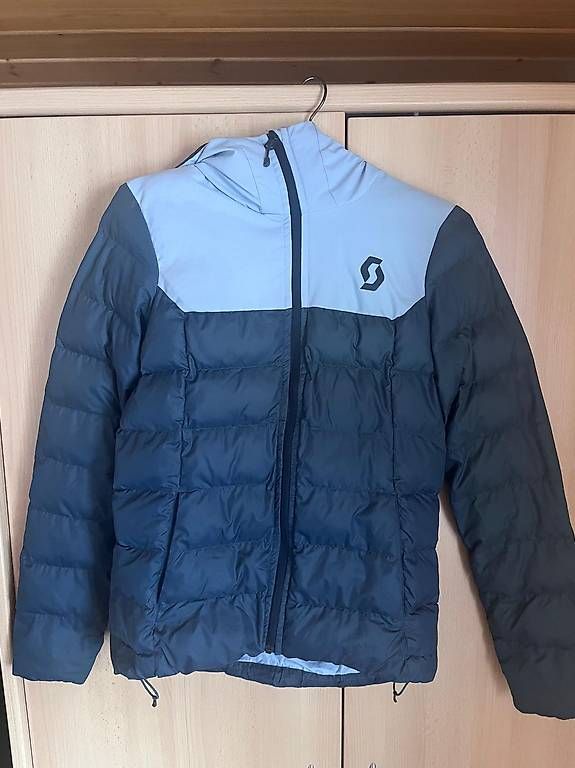 Jacken: Jacke Scott Damen Grösse S – Gebraucht aus Grächen von bos_sd7l 1