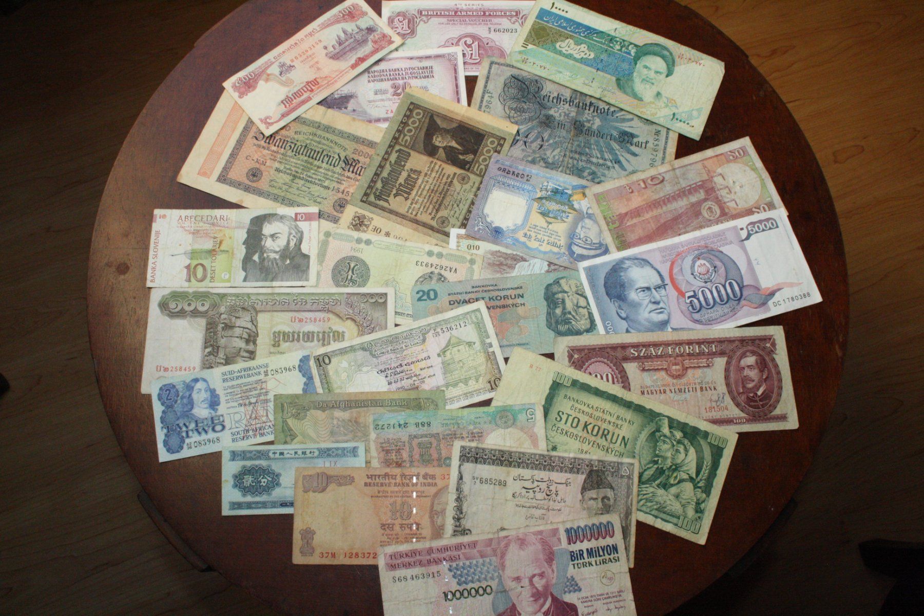 Banknoten: Lot 9 - 25 Billets différents usés – Gebraucht aus Cormondrèche von Hermes.monnaies