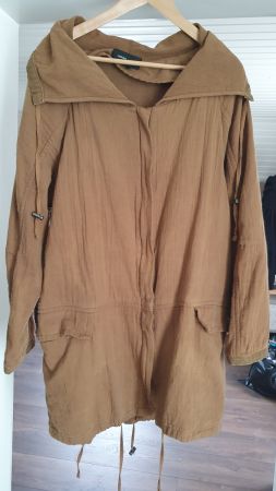 Leichte Jacke, Mango