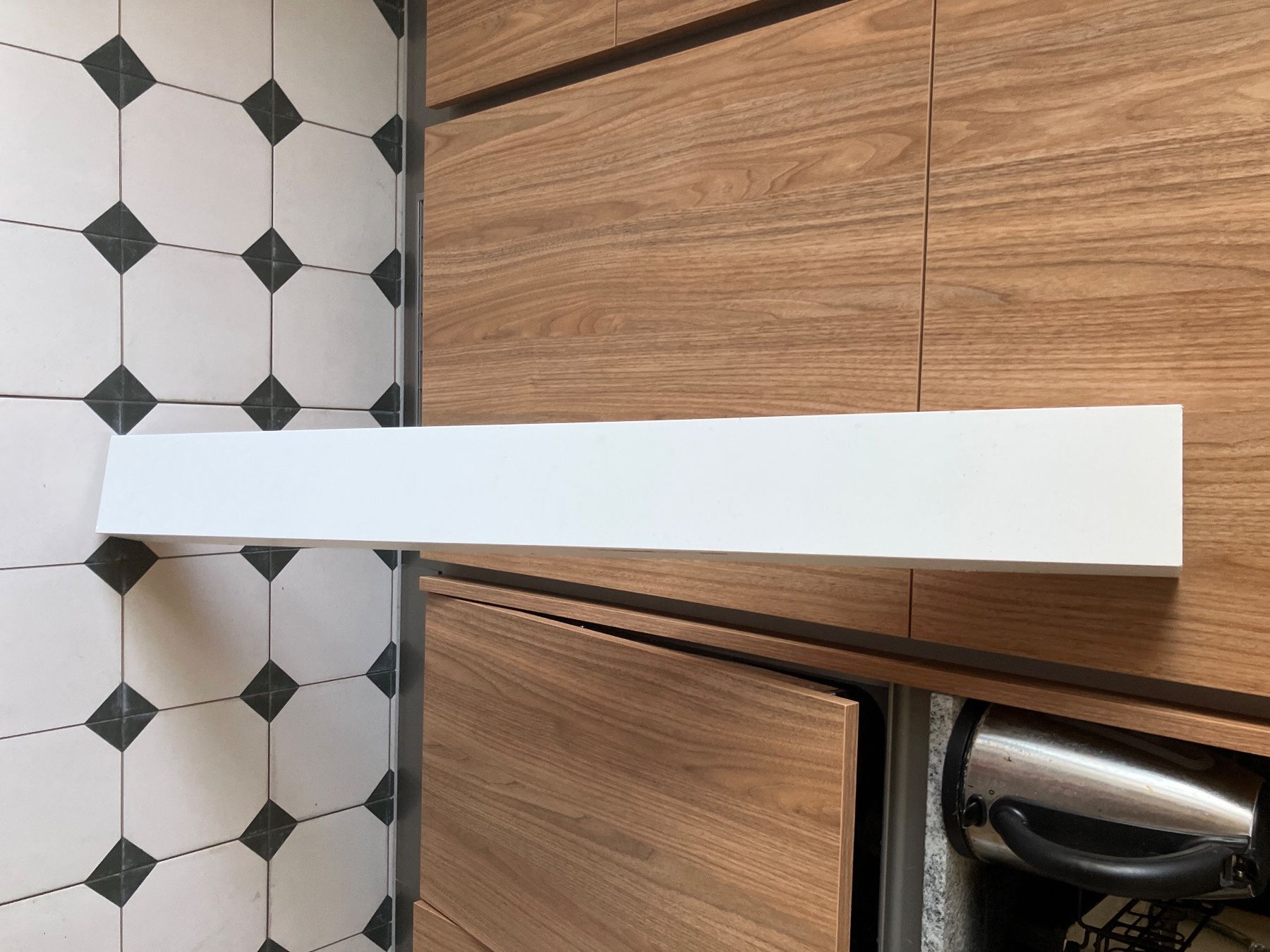 Ikea Scaffali: Ikea MOSSLANDA Bilderleiste, weiß, 115 cm – Usato da Basel venduto da Wiub 1