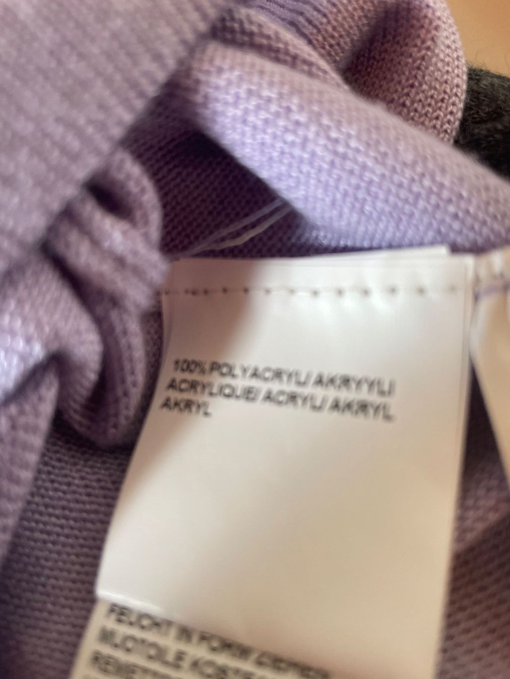 Lotti di vestiti: 3 Pullis 1 Jäggli / Uniqlo – Usato da Kappelen venduto da Waloga 5
