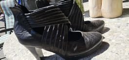 Schwarze Leder-Damenschuhe mit Absatz, Gr. 38, elegant